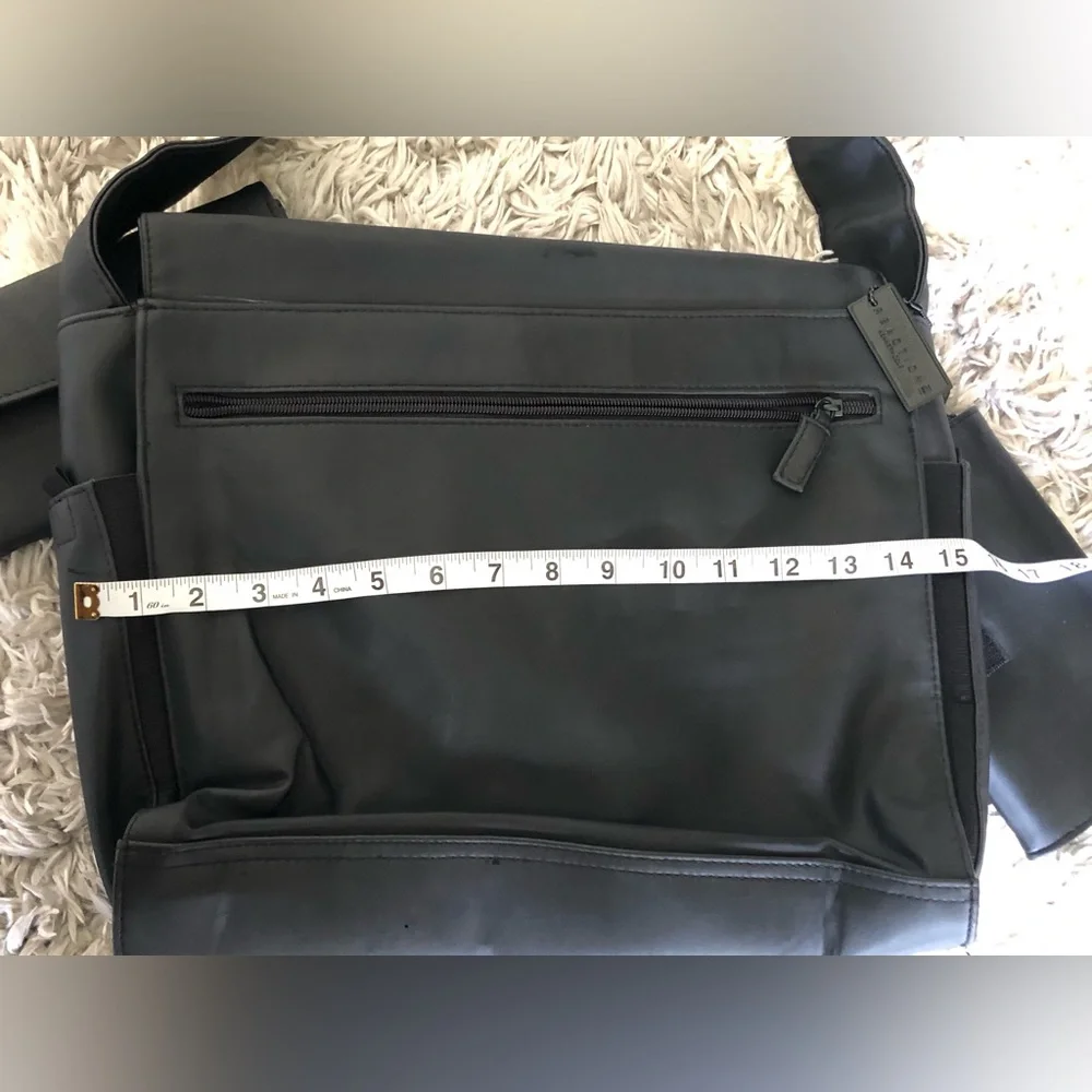Kenneth Cole Reaction Crossbody Computer Bag with Wallets